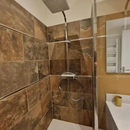 2 Pieces Proche Calme Dans Apartment *