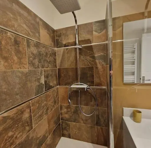 2 Pieces Proche Calme Dans דירה *